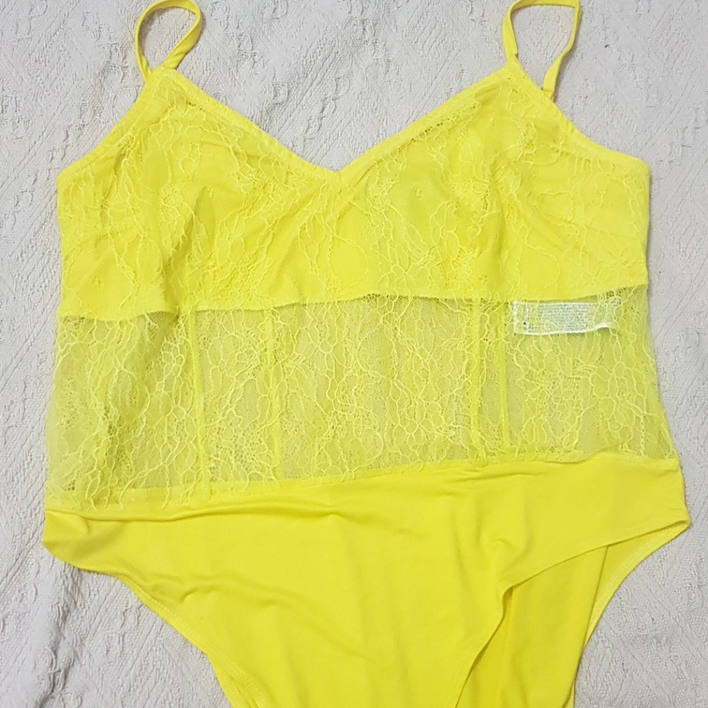 🌶 Forever 21 NWT Yellow Bodysuit🌶